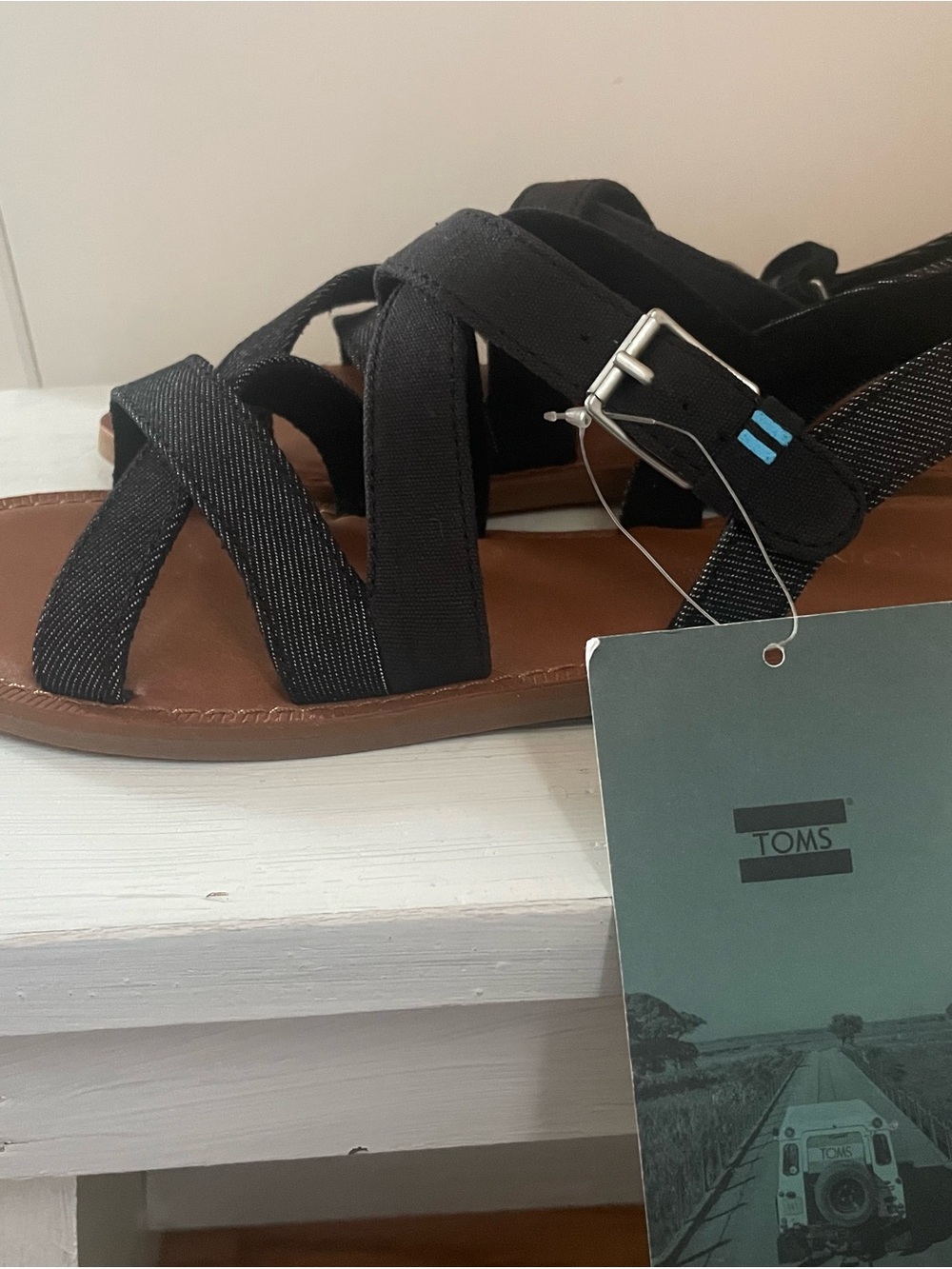TOMS Black Cross-Strap Buckle Sandals